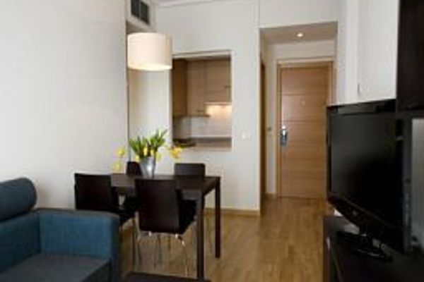 Hotel Compostela Suites Apartamentos (Madrid)